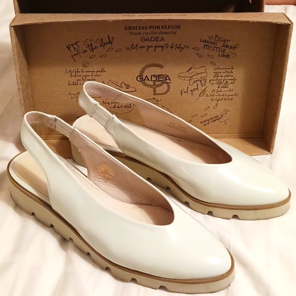 GADEA beige patent leather slingback sandals size 8 (marked 8.5).